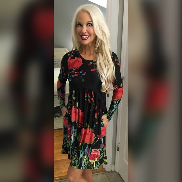 ❤️LAST 1! Stunning Empire Waist Floral Dress! - Picture 2 of 4